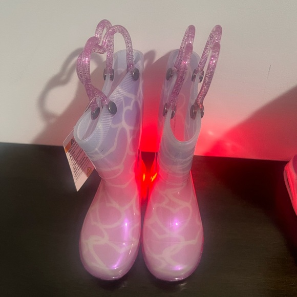 Western Chief Pink Kids light up  Rain Boots - Picture 1 of 4